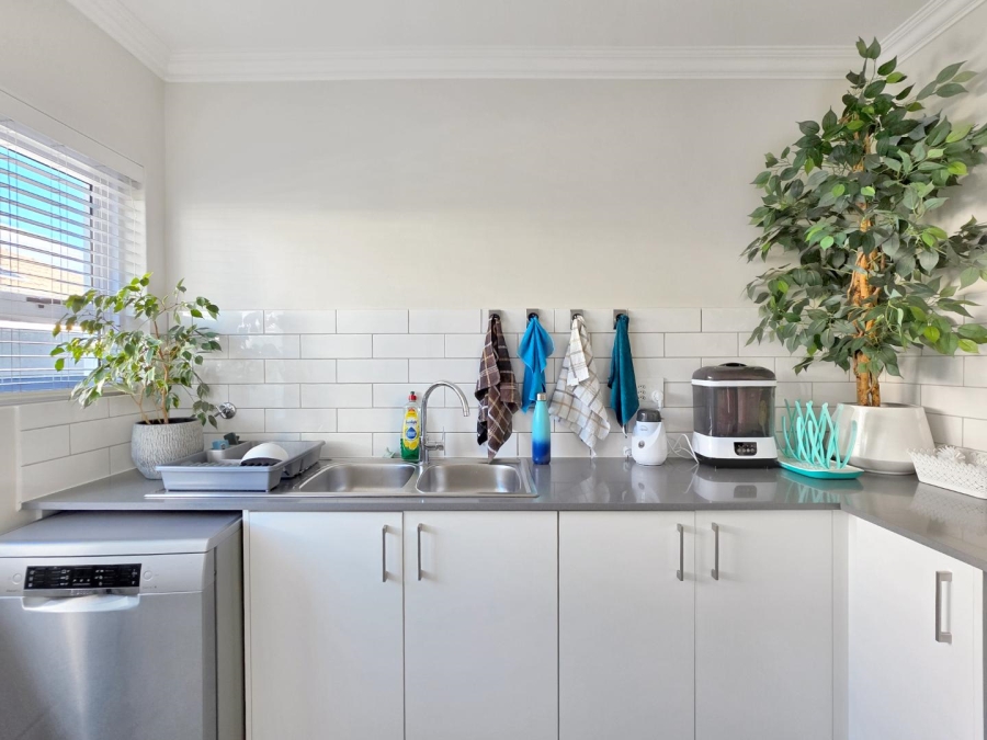 3 Bedroom Property for Sale in Sunningdale Western Cape